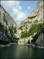 Albánie - plavba po řece Drin