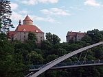 Brněnská přehrada - lávka a hrad Veveří