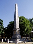 Denisovy sady - monument