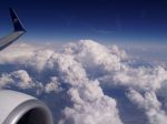 Pohled z letadla na mraky