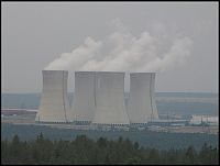 Výhled na jadernou elektrárnu v Dukovanech
